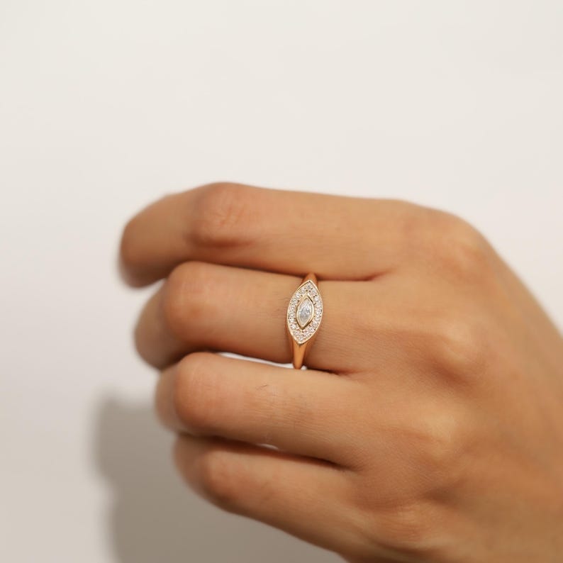 Anillo Ojo Marquise Pavé – Baño de Oro 18k