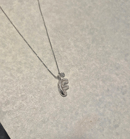 Collares con Inicial Bubble Plateado