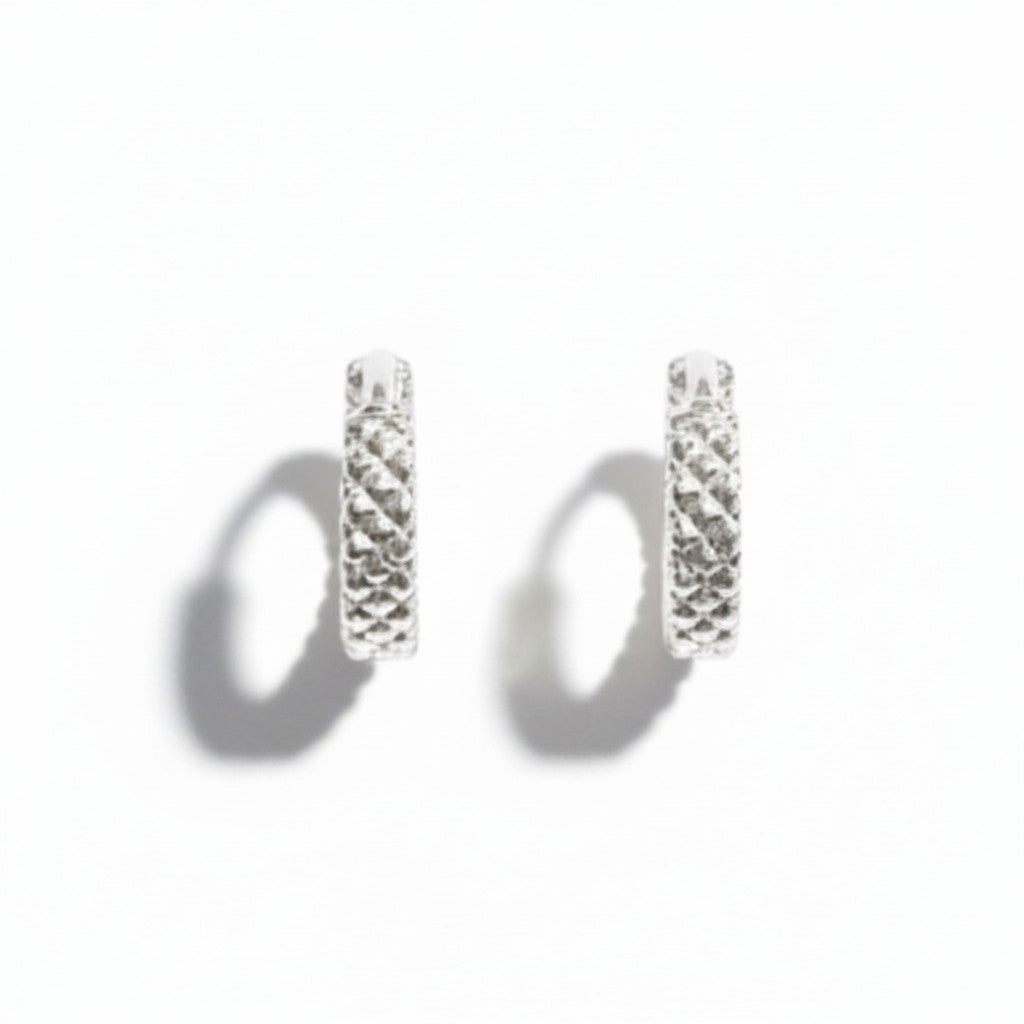 Aros Huggie Texturizada - Baño de Plata