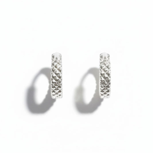 Aros Huggie Texturizada - Baño de Plata